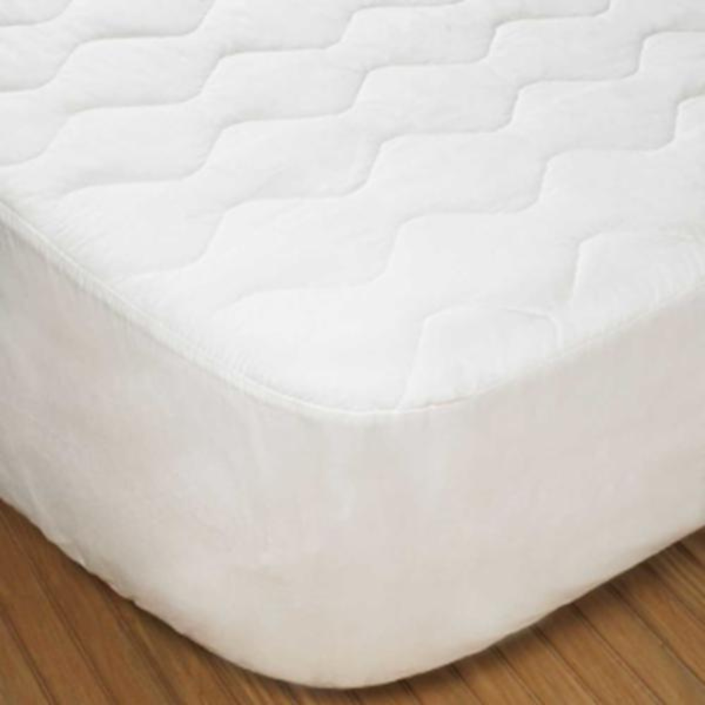 Fitted Elastic Skirt Quilted Mattress Pads - Zoom Luxury waterproof mattress protector with bed bug-proof design and hypoallergenic materials, ideal for stylish and eco-friendly Airbnb rentals