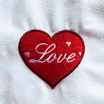 Microfiber Kimono Bathrobe with Embroidered Heart: Luxurious bathrobe featuring a heart embroidery.